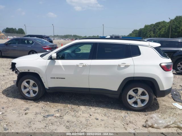 3C4NJCBB2JT463880 Jeep Compass Latitude Fwd