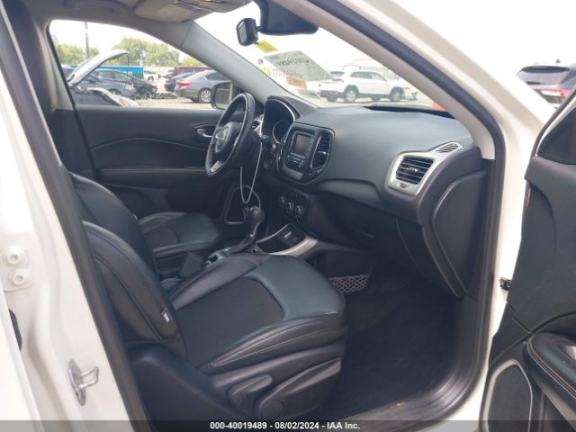 3C4NJCBB2JT463880 Jeep Compass Latitude Fwd