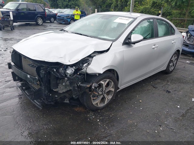 KIA Forte Lxs 2021 3KPF24AD1ME320776 Image 2