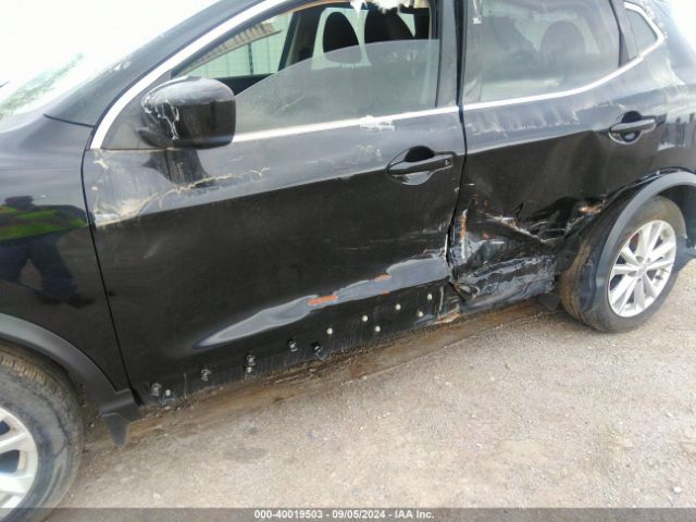 JN1BJ1CP3JW501194 Nissan Rogue Sport S
