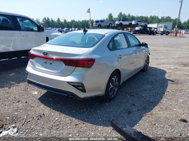 3KPF24ADXME329461 KIA Forte Lxs