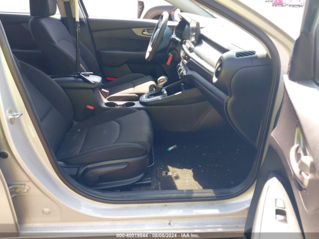 3KPF24ADXME329461 KIA Forte Lxs
