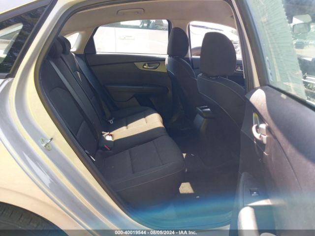 3KPF24ADXME329461 KIA Forte Lxs
