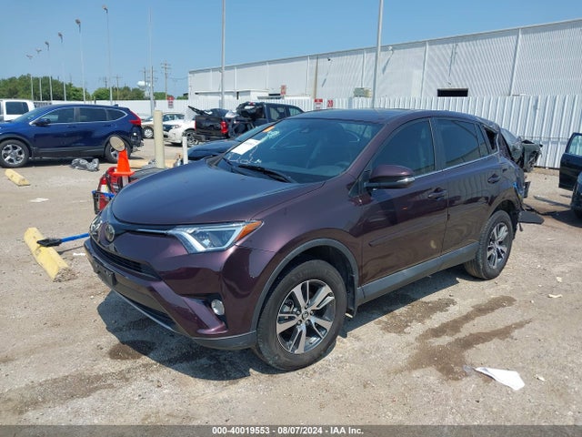 Toyota Rav4 Xle 2018 2T3WFREV2JW422785 Image 2