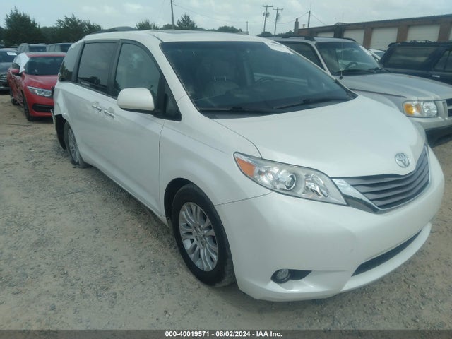 Toyota Sienna Xle 8 Passenger 2017 5TDYZ3DC5HS894178 головне зображення