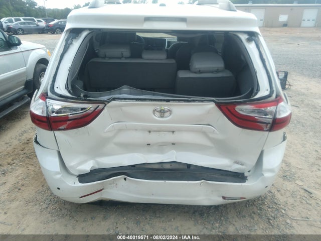 Toyota Sienna Xle 8 Passenger 2017 5TDYZ3DC5HS894178 Image 16