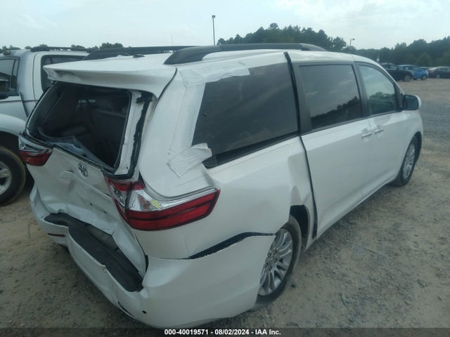 Toyota Sienna Xle 8 Passenger 2017 5TDYZ3DC5HS894178 Image 4