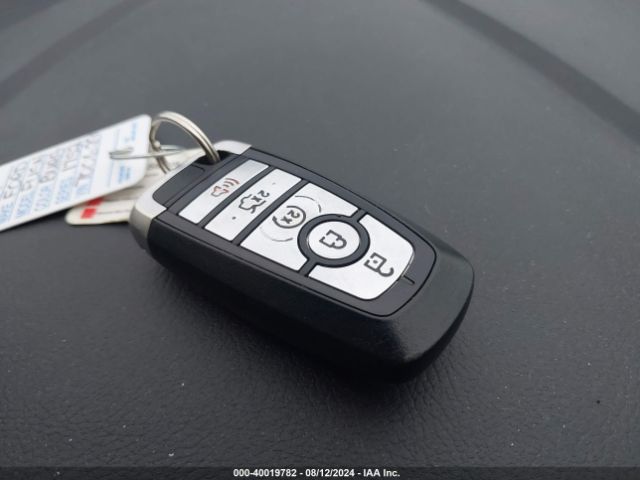 3FA6P0HD2HR311752 Ford FUSION SE