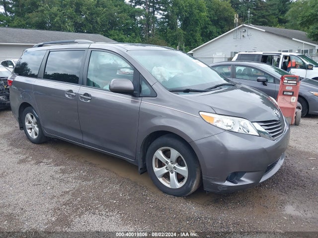 Toyota Sienna Le 8 Passenger 2015 5TDKK3DC9FS537190 zdjęcie główne