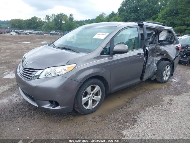 Toyota Sienna Le 8 Passenger 2015 5TDKK3DC9FS537190 Image 2