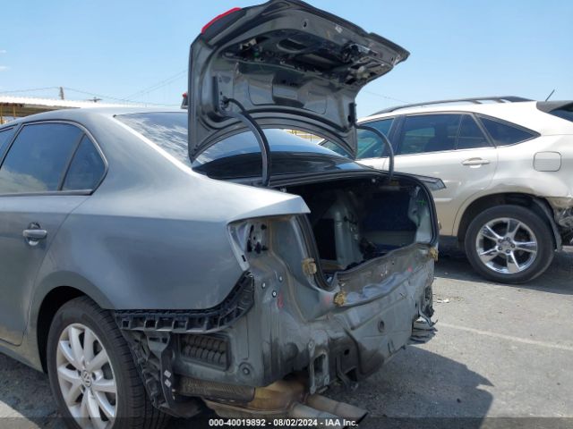 3VWD17AJ3FM211209 Volkswagen Jetta 1.8t Se