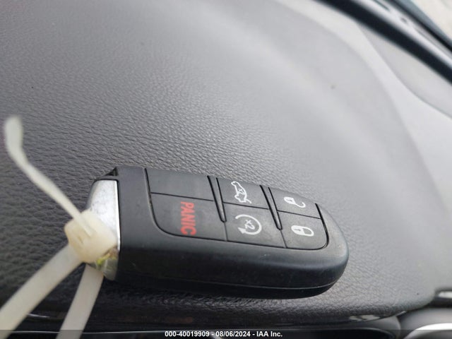 1C3CCCCB9FN577483 Chrysler 200 C