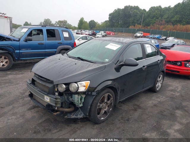 Chevrolet Sonic Ltz Auto 2014 1G1JE5SB4E4135198 Image 2