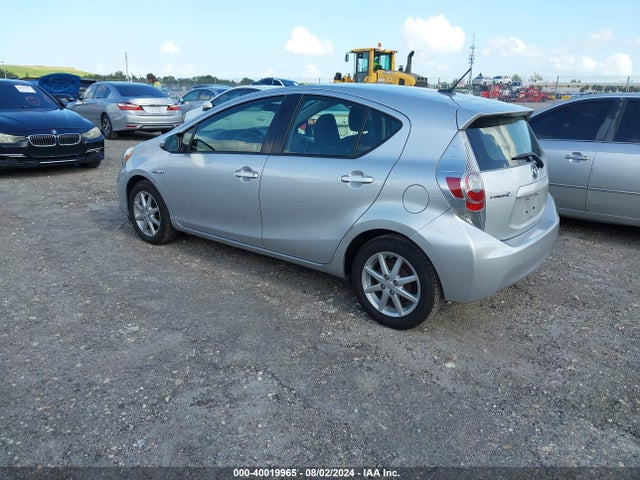 Toyota Prius C Three 2014 JTDKDTB39E1080616 Image 3