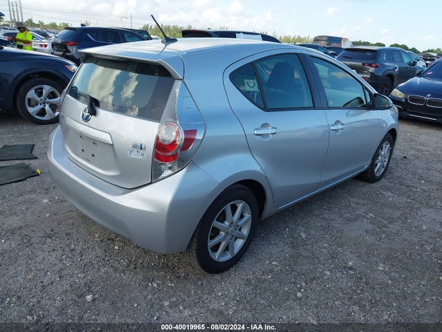 Toyota Prius C Three 2014 JTDKDTB39E1080616 Image 4