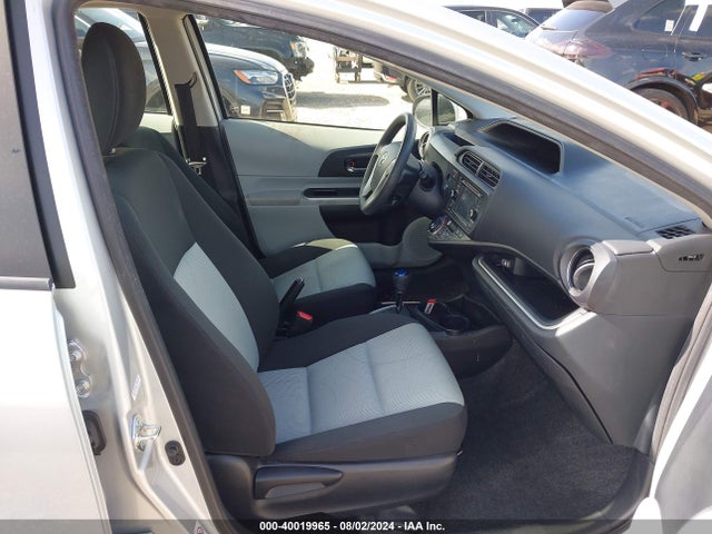 Toyota Prius C Three 2014 JTDKDTB39E1080616 Image 5