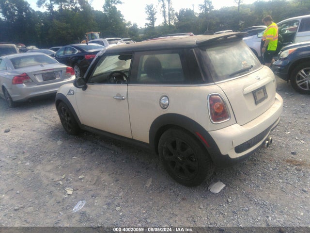 2009 MINI COOPER S WMWMF73509TW83293 Photo 2