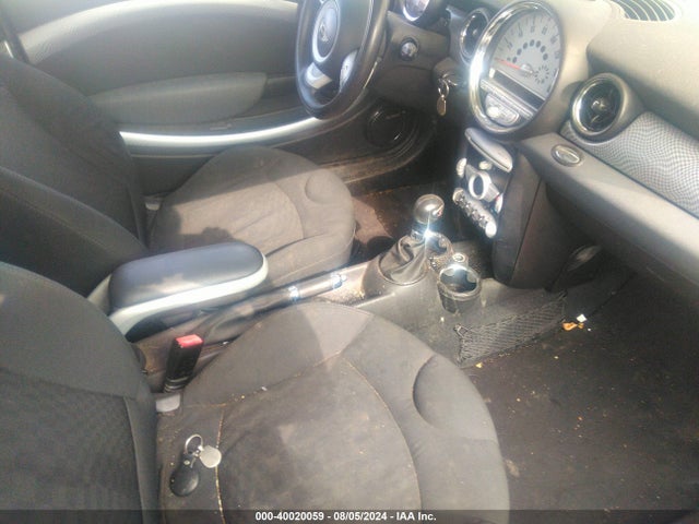 2009 MINI COOPER S WMWMF73509TW83293 Photo 4