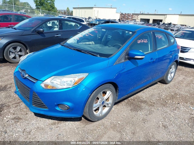 Ford FOCUS SE 2014 1FADP3K22EL359245 Image 2