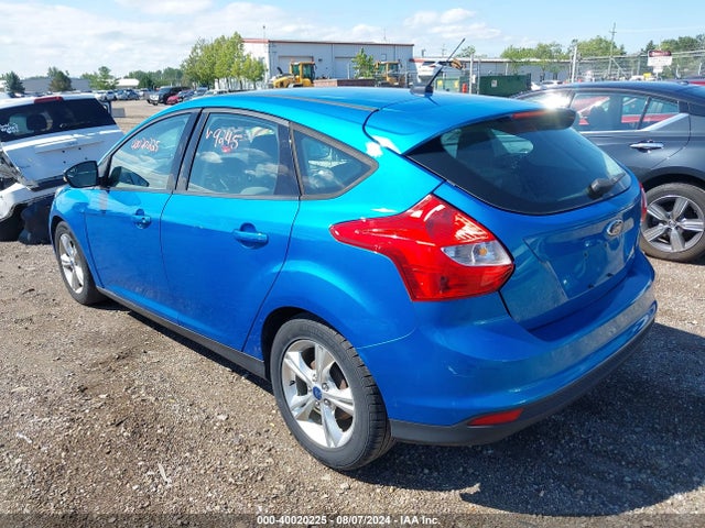 Ford FOCUS SE 2014 1FADP3K22EL359245 Image 3