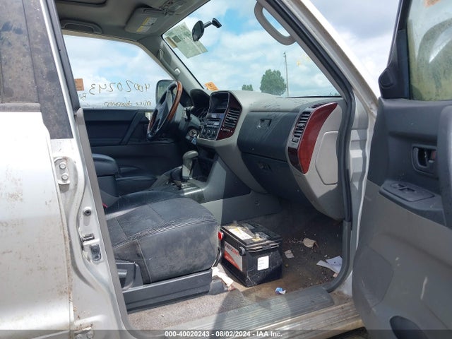 2001 MITSUBISHI MONTERO JA4MW51R71J020794 Photo 4