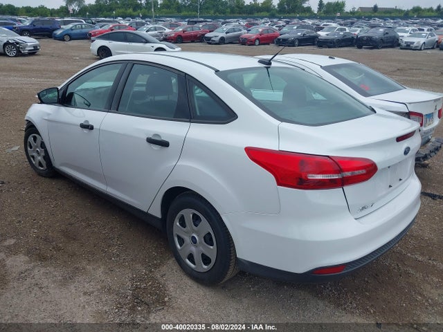Ford FOCUS S 2017 1FADP3E29HL327456 Image 3
