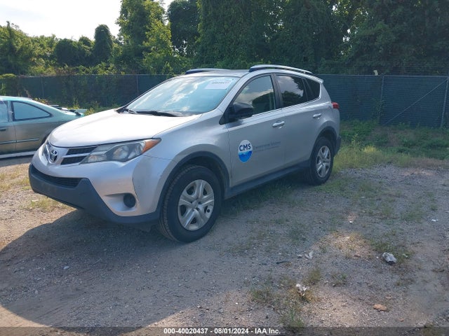 Toyota RAV4 LE 2014 JTMBFREV5ED070352 Image 2