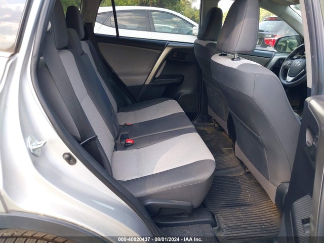 Toyota RAV4 LE 2014 JTMBFREV5ED070352 Image 8