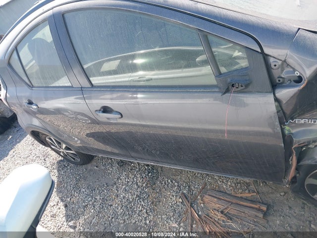 Toyota Prius C Two 2018 JTDKDTB38J1603683 Image 13