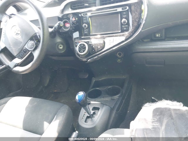 Toyota Prius C Two 2018 JTDKDTB38J1603683 Image 17