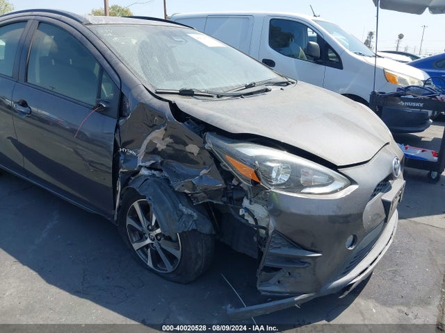 Toyota Prius C Two 2018 JTDKDTB38J1603683 Image 6