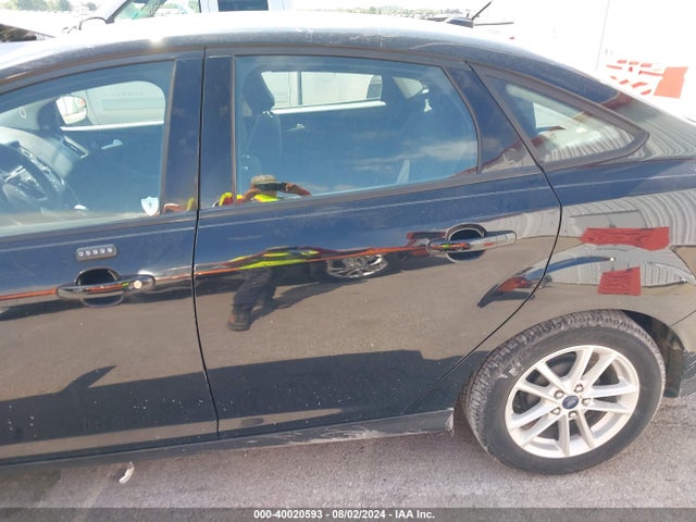 Ford FOCUS SE 2016 1FADP3F25GL227173 Image 13