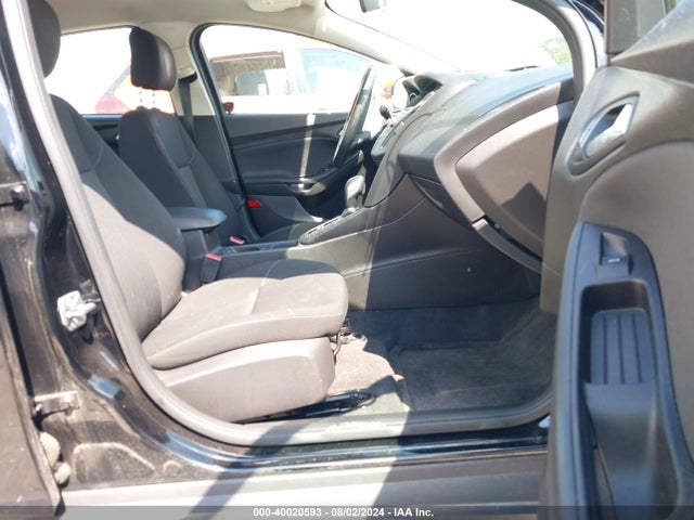 Ford FOCUS SE 2016 1FADP3F25GL227173 Image 5