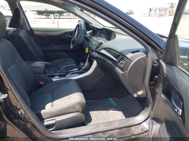 Honda ACCORD LX 2017 1HGCR2F38HA272030 Image 5