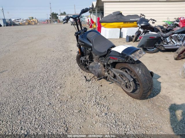 2018 HARLEY-DAVIDSON FXFBS 1HD1YLK3XJC057374 Photo 2