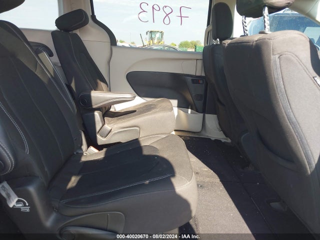 2C4RC1CG9NR215516 Chrysler Voyager Lx