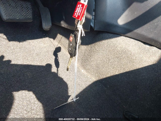 Toyota RAV4 LE 2017 JTMZFREV3HJ135946 Image 11