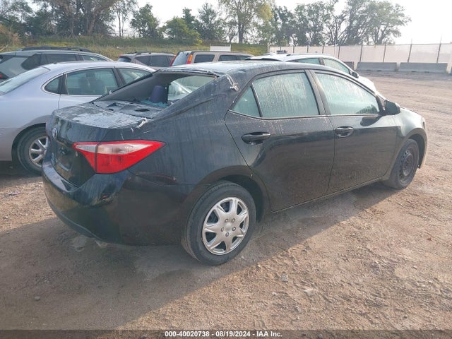Toyota COROLLA LE 2018 5YFBURHE9JP740929 Image 4