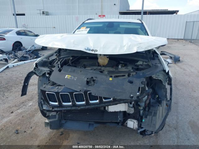 3C4NJCBB5JT102868 Jeep Compass Latitude Fwd