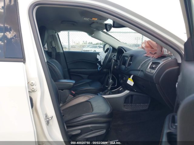 3C4NJCBB5JT102868 Jeep Compass Latitude Fwd