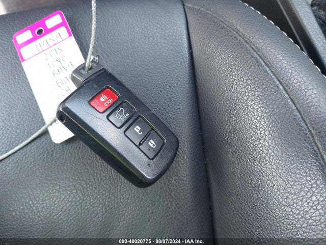 Toyota Rav4 Limited 2018 JTMYFREV8JJ736254 Image 11