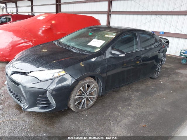 Toyota COROLLA SE 2018 5YFBURHE5JP767092 Image 2