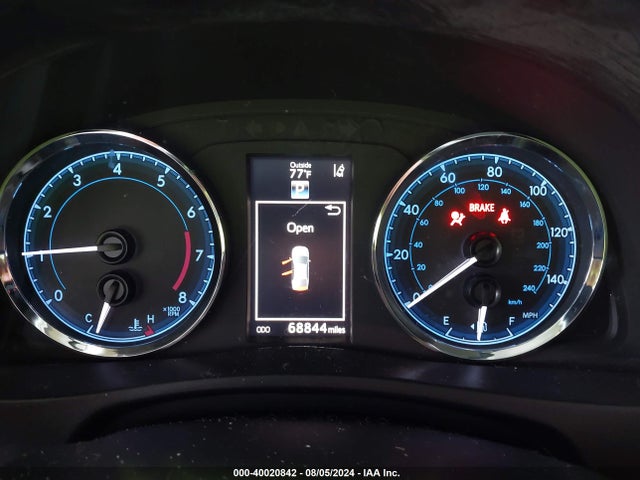 Toyota COROLLA SE 2018 5YFBURHE5JP767092 Image 7