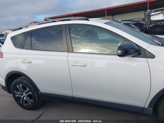 Toyota RAV4 LE 2017 JTMZFREV8HJ124876 Image 13
