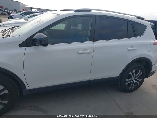 Toyota RAV4 LE 2017 JTMZFREV8HJ124876 Image 14