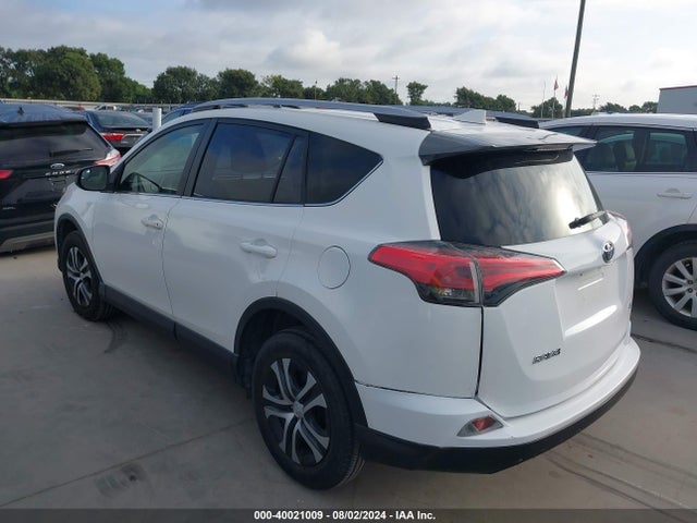 Toyota RAV4 LE 2017 JTMZFREV8HJ124876 Image 3