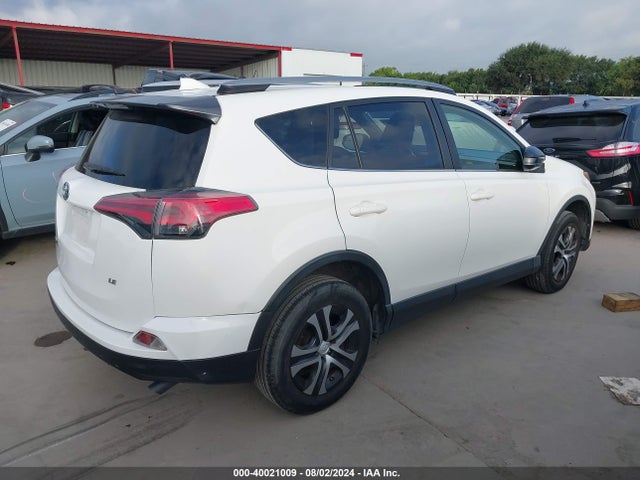Toyota RAV4 LE 2017 JTMZFREV8HJ124876 Image 4