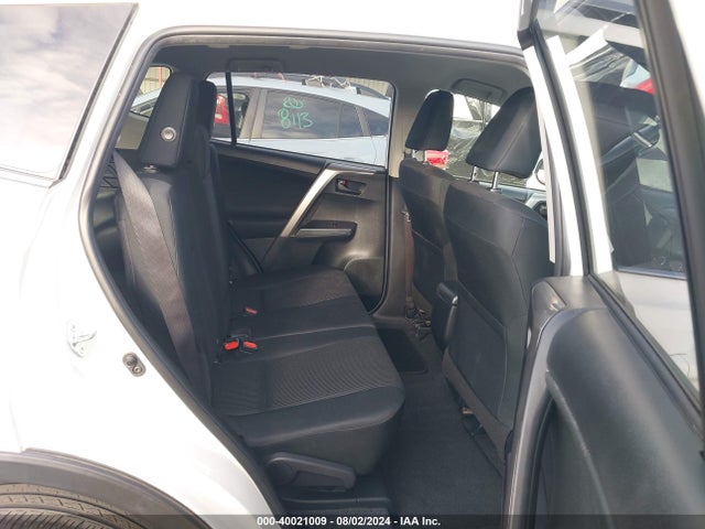 Toyota RAV4 LE 2017 JTMZFREV8HJ124876 Image 8