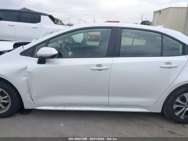 Toyota Corolla Hybrid Le 2022 JTDEAMDE2N3000930 Image 14