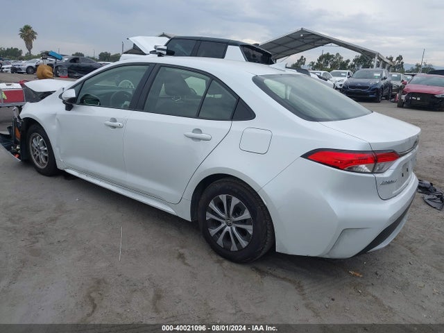 Toyota Corolla Hybrid Le 2022 JTDEAMDE2N3000930 Image 3